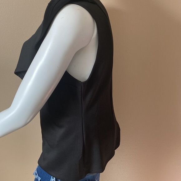 Fashion To Figure Black Ruffled Top - Size 1 - Plus Size - Picture 7 of 12